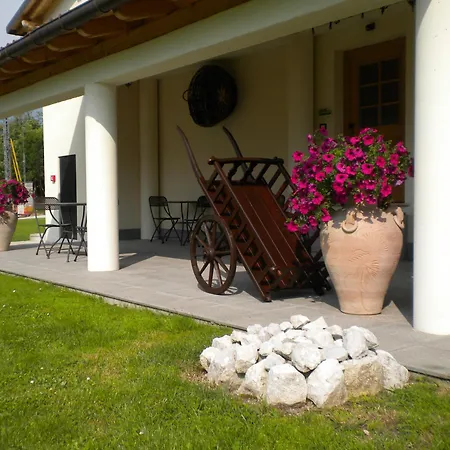 La Tieda - Locazione Turistica Reolon فندق مبيت وإفطار 3*